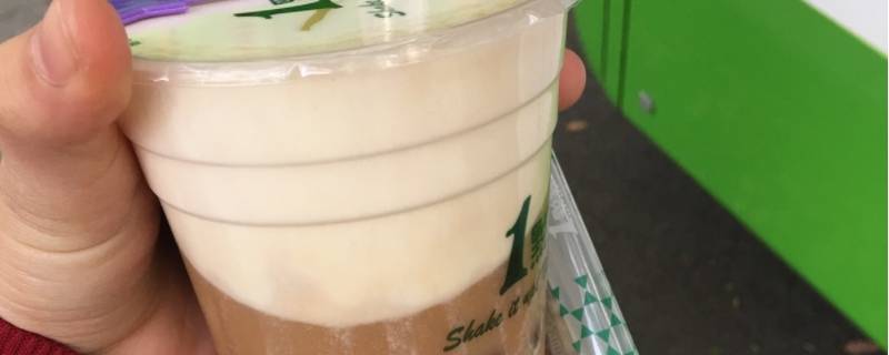 冰淇淋红茶怎么喝（冰淇淋红茶吃法）