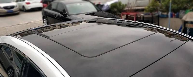 汽车车顶贴黑膜违法吗（车顶贴黑色膜是违法的吗）