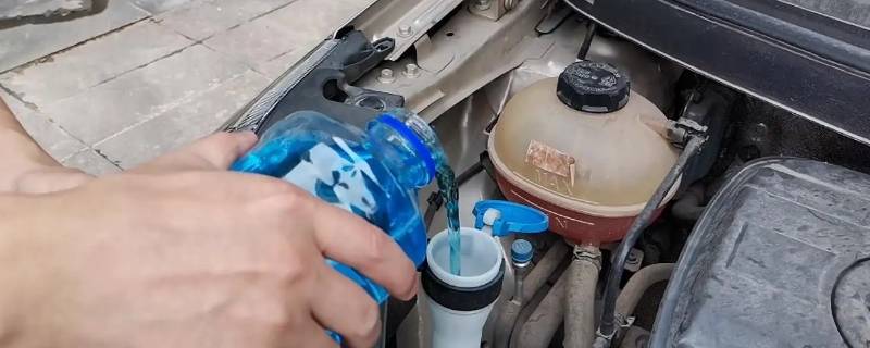 远景s1玻璃水怎么加（远景x6玻璃水加到哪里）