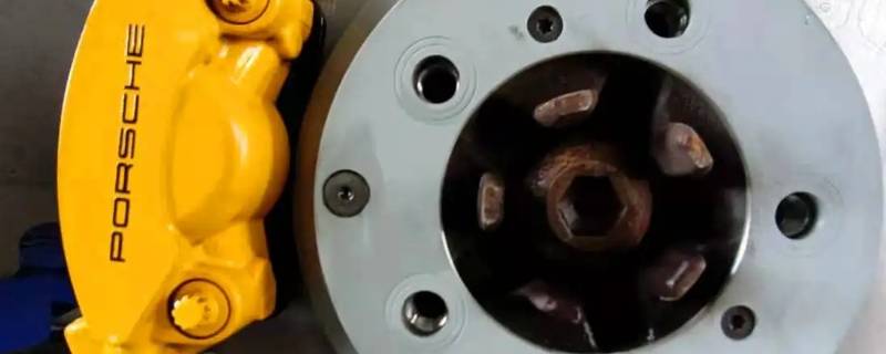 刹车盘刹车片一起换吗（刹车片和刹车盘需要一起换吗）