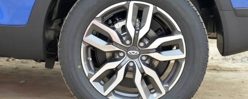 瑞虎5x轮胎多少公里换(瑞虎5x怎么换备胎)