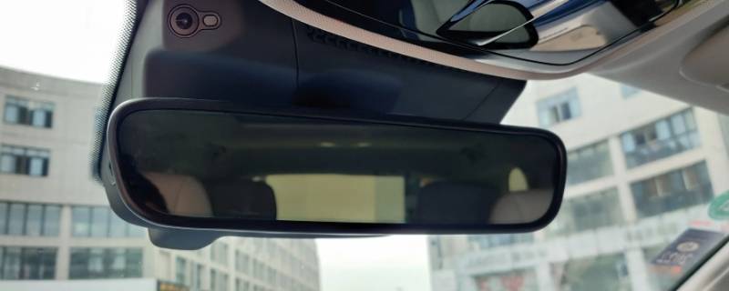 后视镜行车记录仪的优点（后视镜行车记录仪和行车记录仪哪个好）