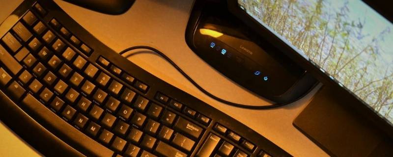 键盘numlock灯亮按键无反应（键盘numlock灯亮按键无反应,重启正常）