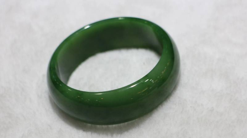 什么是碧玉（什么样的碧玉是最好的）