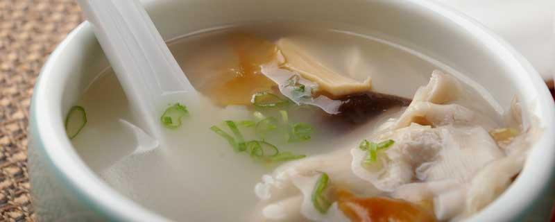 五指毛桃煲汤一次放多少（五指毛桃煲汤一次放多少克家人喝一家三口人）