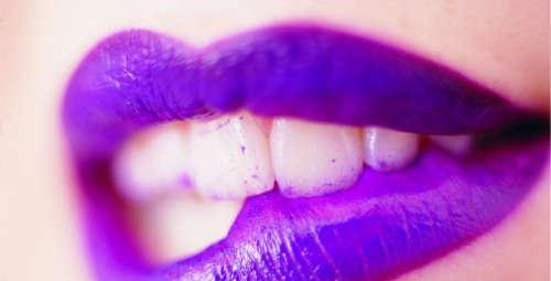 嘴唇发紫是什么原因 嘴唇发紫是什么原因女怎么调理