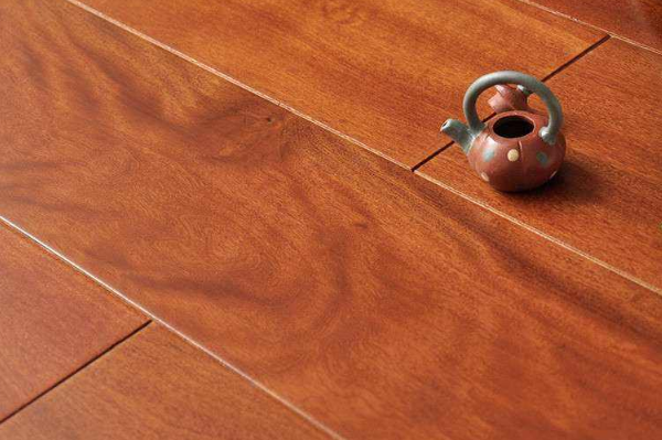 保养实木地板的方法有哪些 保养实木地板的方法有哪些呢
