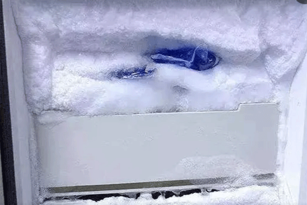冰箱为什么会结冰结霜 冰箱里为什么结冰结霜怎么解决