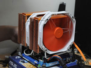 如何安装cpu散热器来为CPU散热或更换CPU散热硅脂