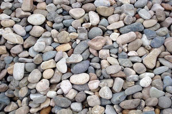 鹅卵石和玉石的区别 鹅卵石和玉石怎么区分