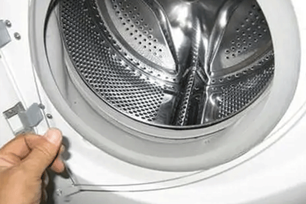 洗衣机为什么甩不干水（洗衣机甩不了水怎么办）