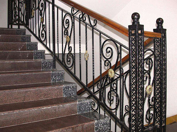 铁艺楼梯扶手安装步骤有哪些 铁艺楼梯扶手安装步骤有哪些方法