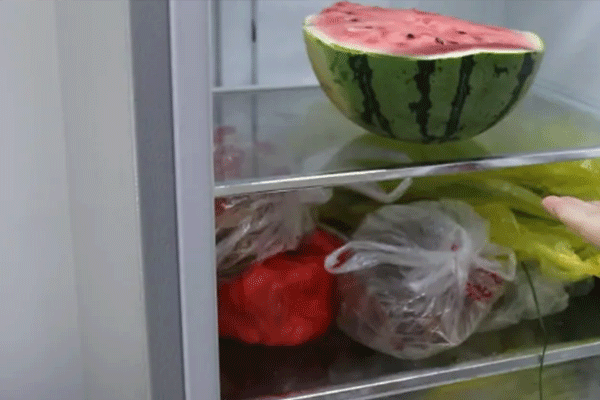 冰箱存放水果有哪些注意事项 西瓜放进冰箱能存多久