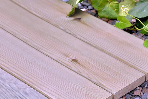 樟子松板材的优势 樟子松是实木还是板材