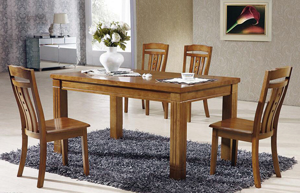 实木餐桌怎样搭配桌布好 实木餐桌怎样搭配桌布好看图片