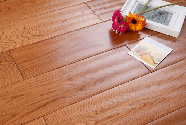 地板有异味怎么去除（地板下有异味怎么去除）