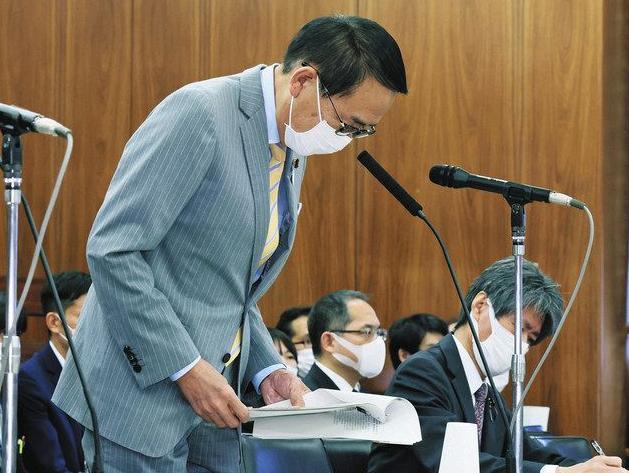 3名内阁大臣接连辞职，岸田文雄道歉