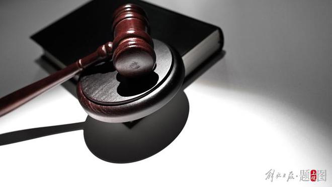 福州一男子将占位车辆丢入河道引发热议，专家：绝不能泄愤式报复，或担刑责