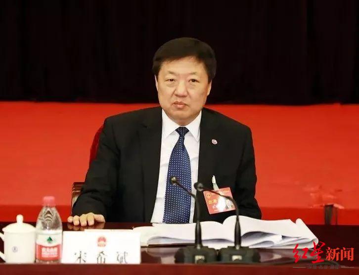 黑龙江省人大常委会原副主任宋希斌被提起公诉，曾任哈尔滨市长6年，被指搞权色交易