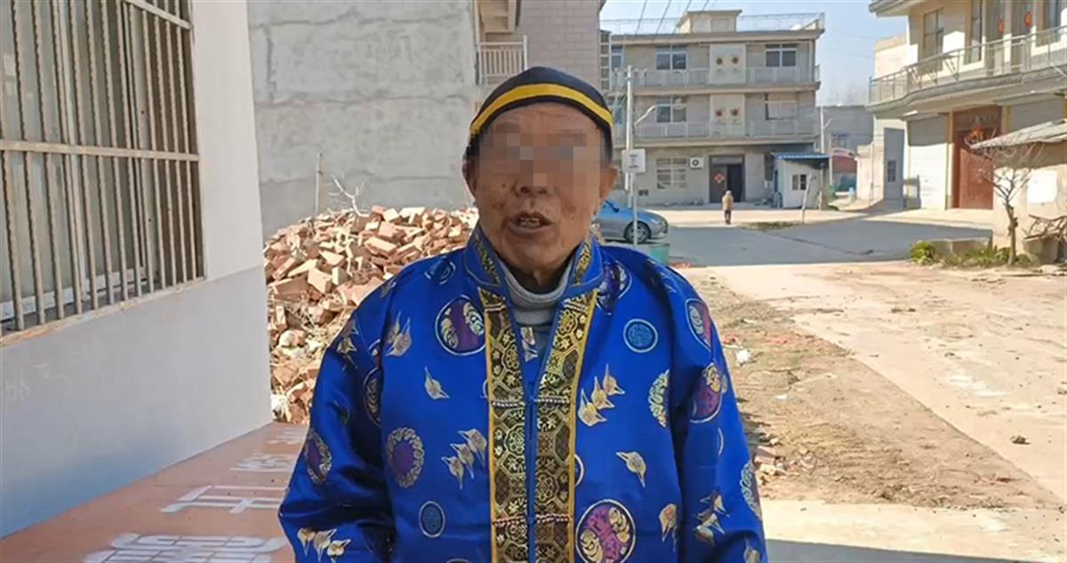 84岁老汉花万元为自己办“葬礼”：看到了自己死后的场景，很高兴