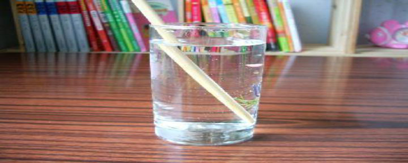 筷子放入水中你会观察到什么的现象 筷子放在水中的物理现象
