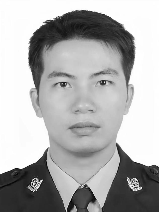 广东38岁民警钟明超抓捕嫌犯过程中壮烈牺牲