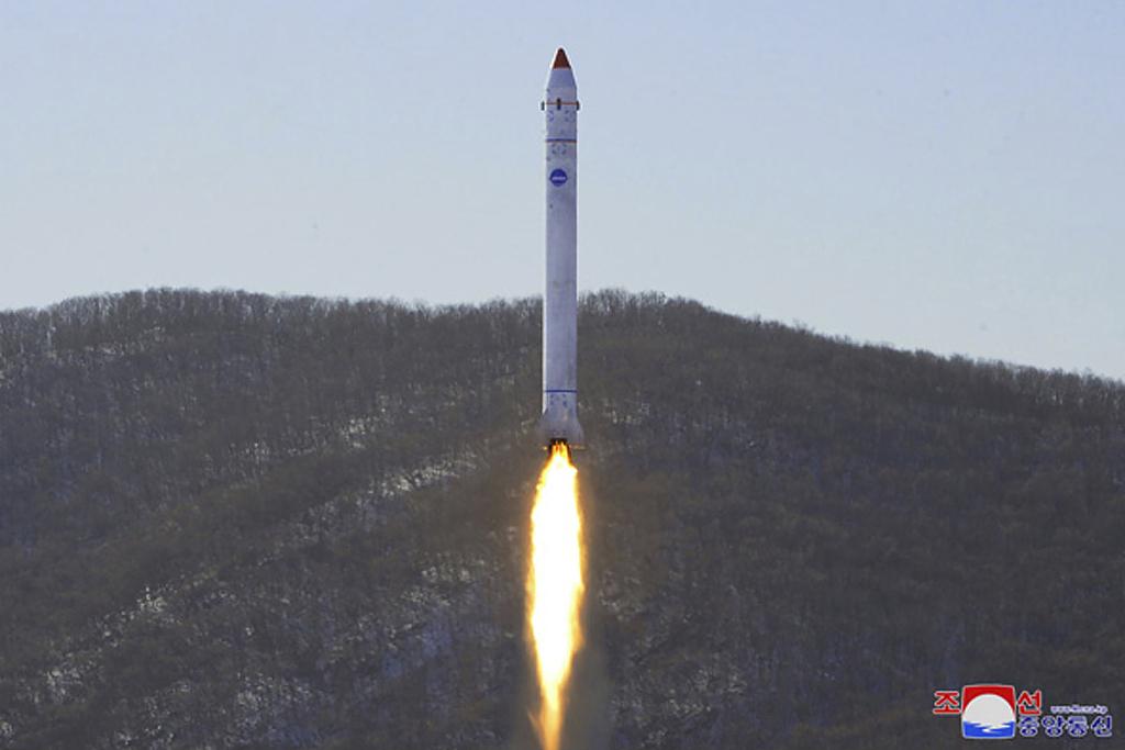 朝鲜宣布一枚军事侦察卫星发射失败（朝鲜发射失败视频）