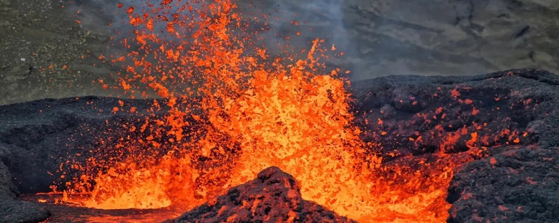 火山爆发是什么原因引起的（火山爆发是什么原因引起的图片）