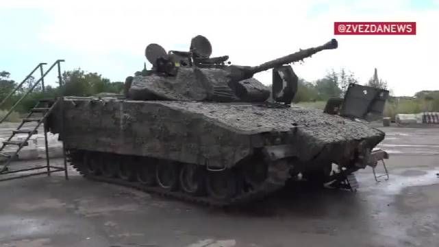 俄防长查看缴获的CV-90战车，系瑞典提供的最先进武器