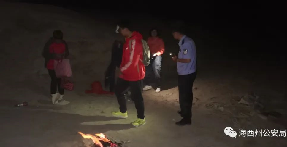 8名游客被困无人区：包括4名老人2名儿童，青海警方历时18小时成功救援