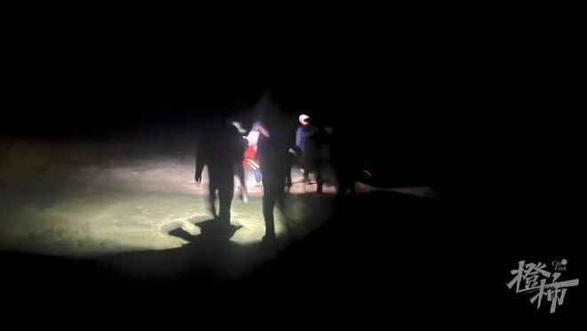广东一家8口被困青海荒漠，其中4个老人两个孩子，专访当地警方：他们为什么进入“无人区”？怎么被救的？
