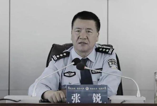老公安包庇涉黑头目，原领导也被查