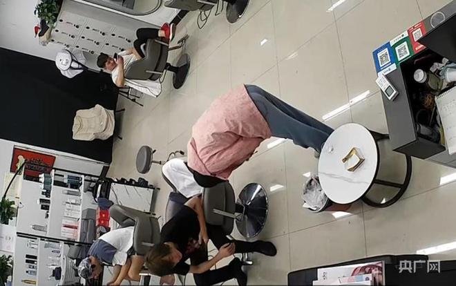 独家对话被威胁店主：希望未来不要影响理发店正常经营 