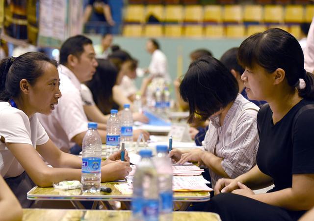 国家统计局：8月全国城镇调查失业率为5.2%