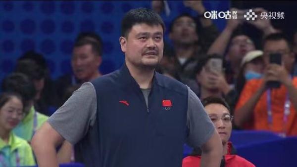 中国男篮领先20分遭菲律宾“二队”逆转，菲主教练：球员多大龄，赛前只准备了12天