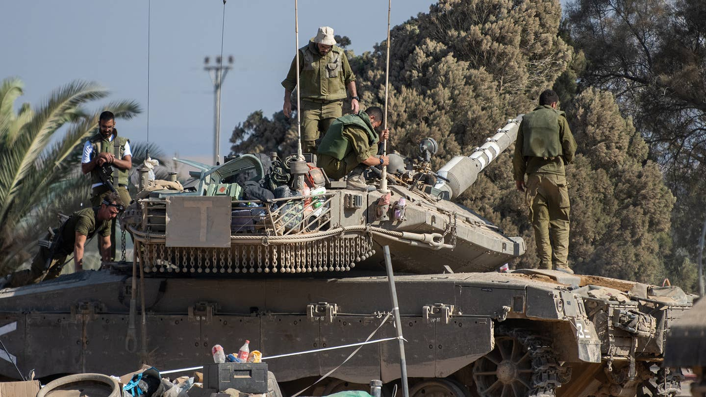 以军公布对加沙作战计划和目标同一天，哈马斯发布攻击训练画面