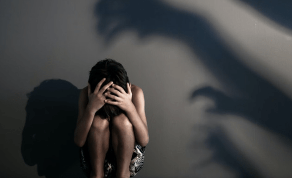 海口女高中生自称10岁时被一教师性侵 海口一老师打学生