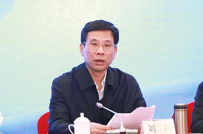 蓝佛安调任财政部接棒刘昆，二人曾在广东省财政厅共事多年