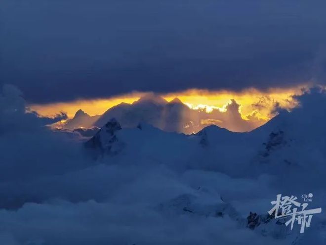 登顶珠峰后被向导抛弃，13小时一个人无氧气罐下撤…上海一登山爱好者称几近遇难