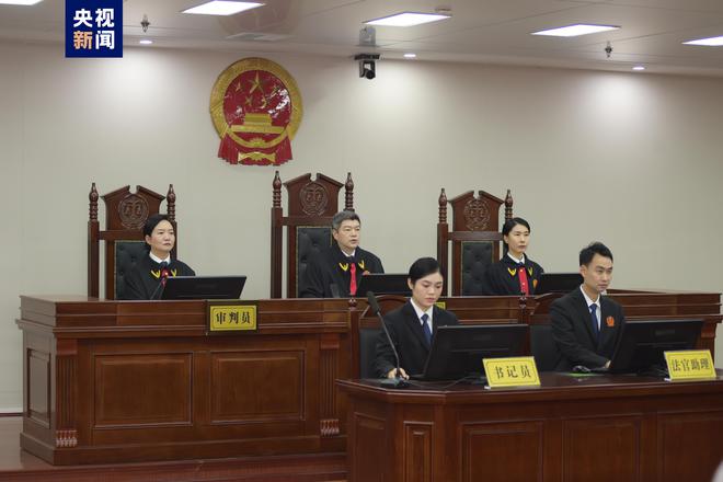 广东省人大常委会原副主任李春生受贿案一审开庭